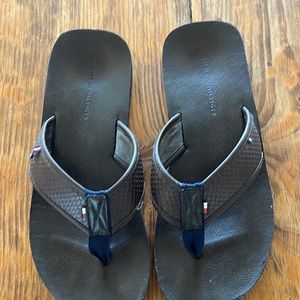 Tommy hilfinger flip flops